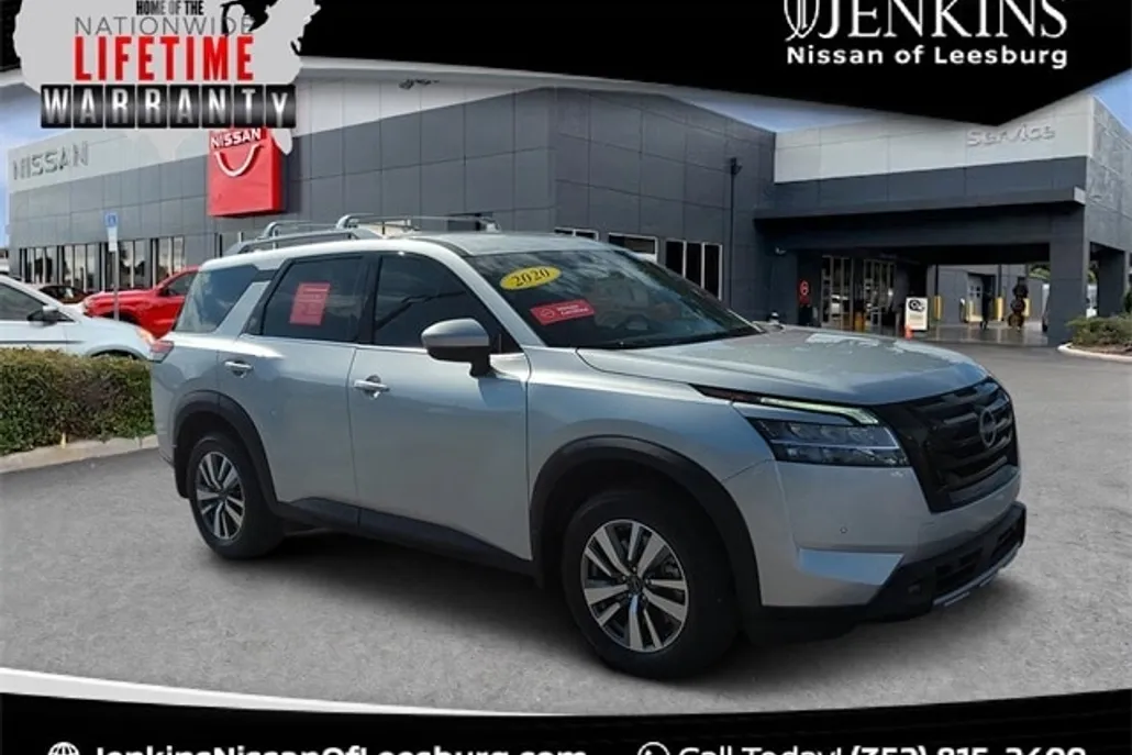 2023 Nissan Pathfinder SL photo 1