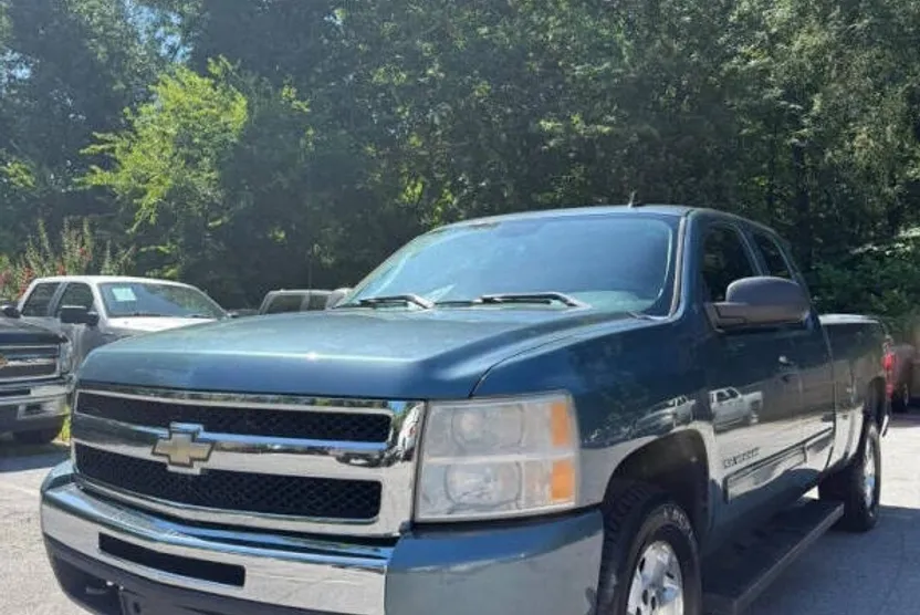 2010 Chevrolet Silverado 1500 LT photo 1