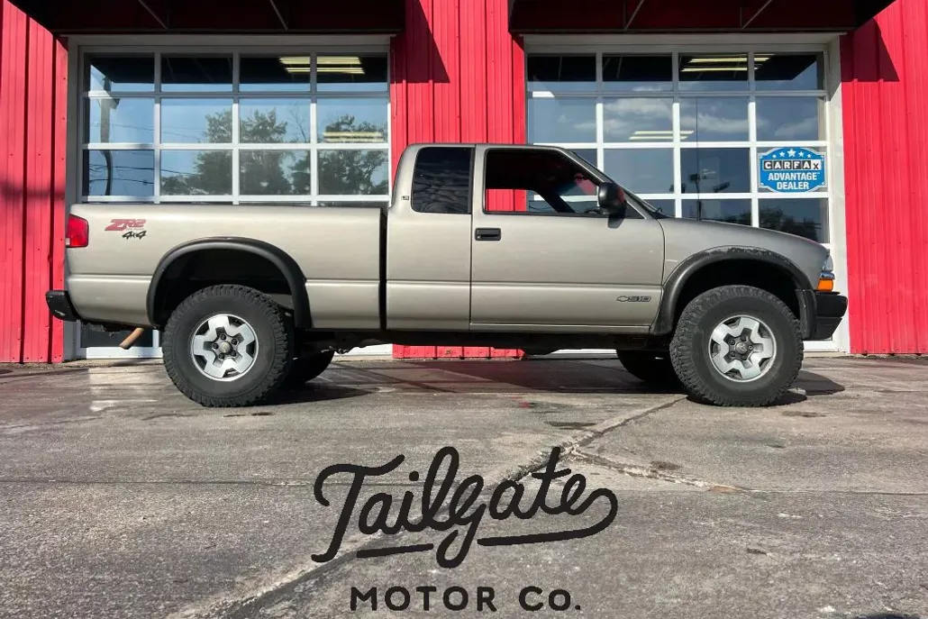 2000 Chevrolet S-10 Pickup photo 1