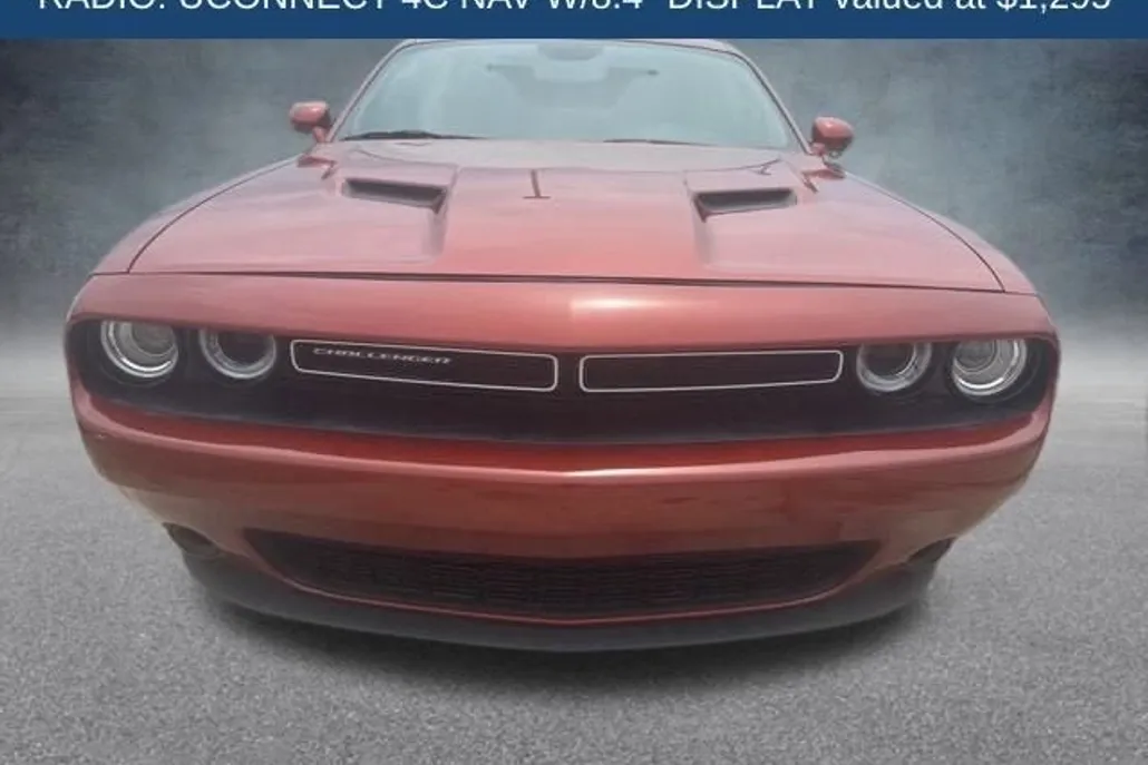 2021 Dodge Challenger SXT photo 1