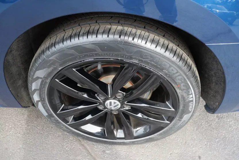 2018 Volkswagen Passat 2.0T SE photo 1
