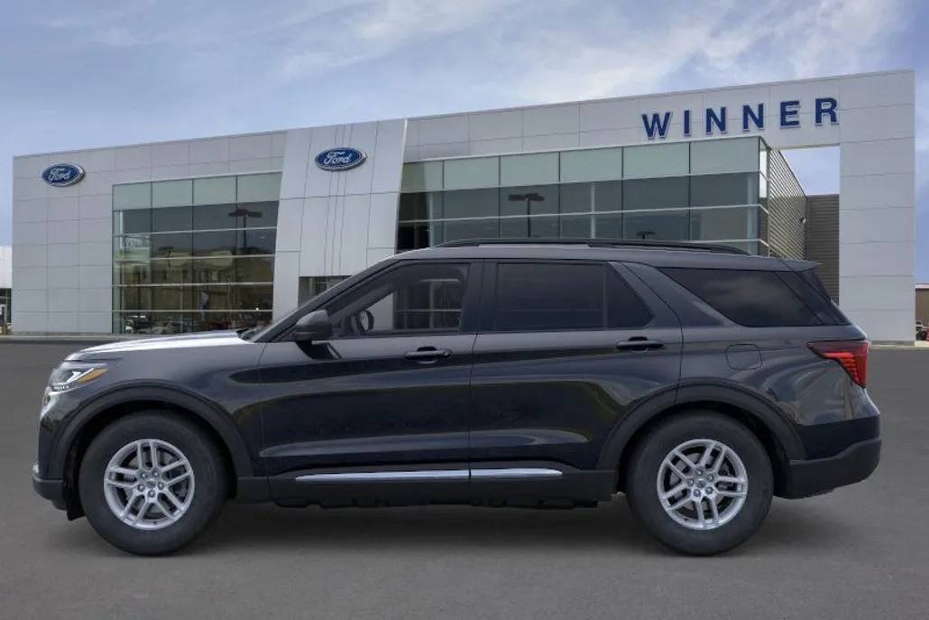 2025 Ford Explorer photo 1