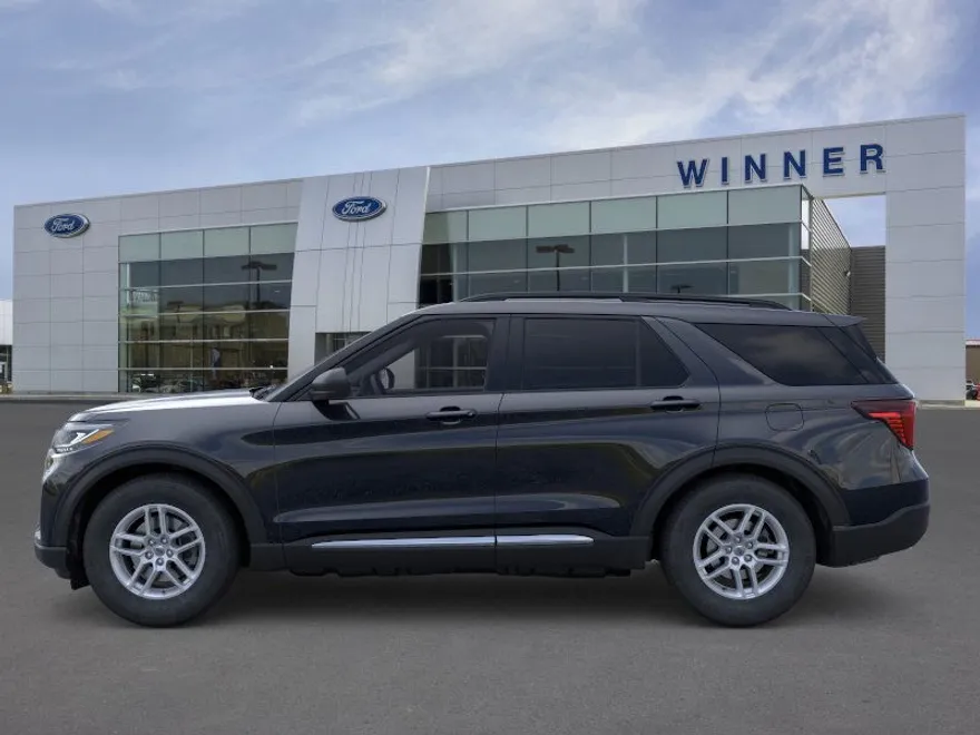 2025 Ford Explorer photo 1