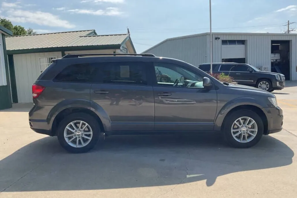 2015 Dodge Journey SXT photo 1