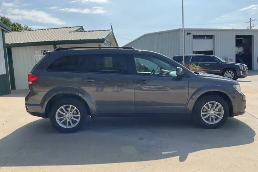 2015 Dodge Journey SXT photo 1