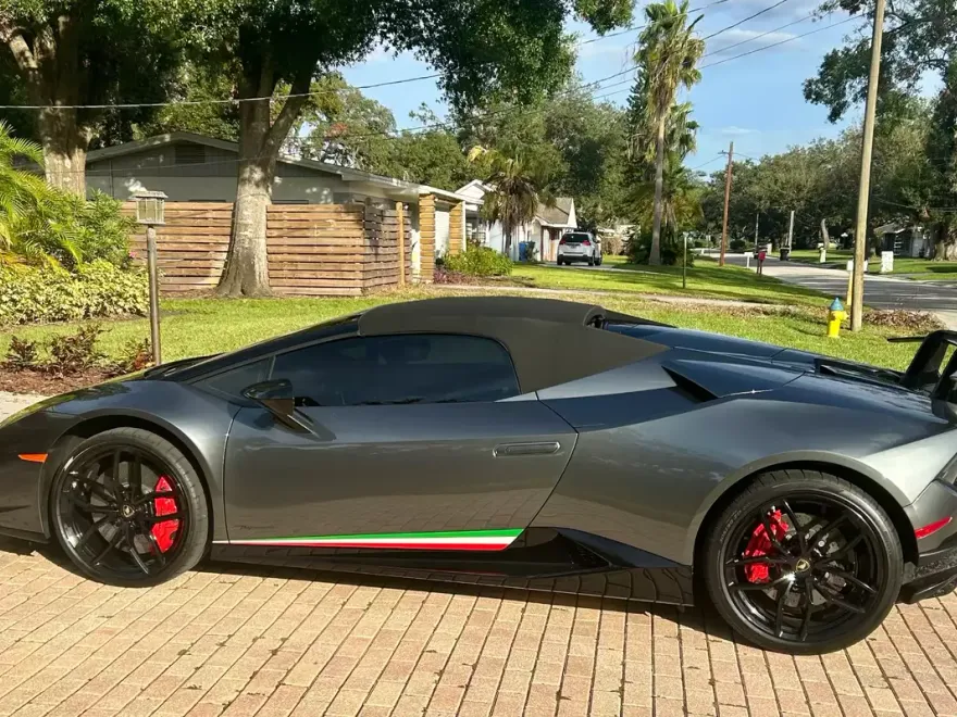 2019 Lamborghini Huracan Performante Spyder photo 1