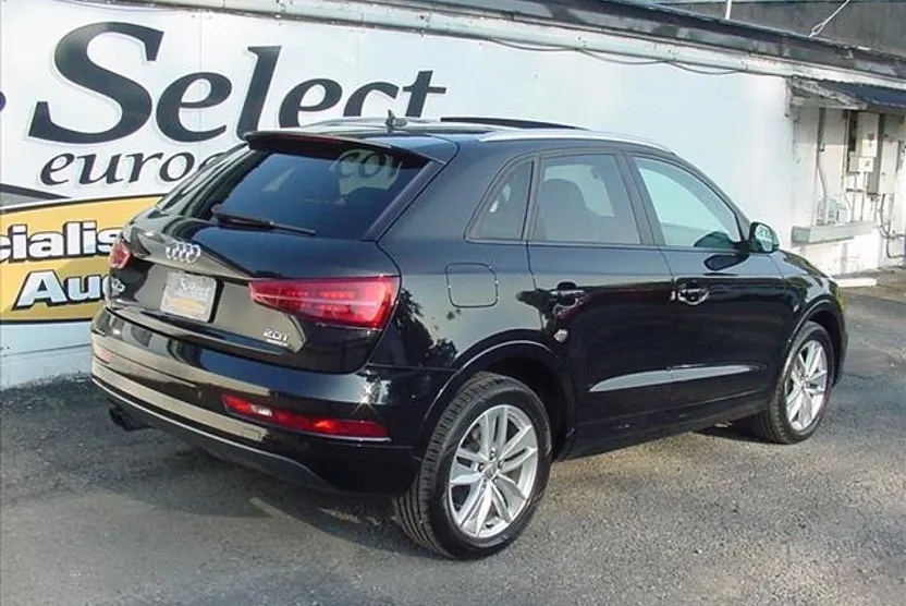 2017 Audi Q3 Premium photo 1