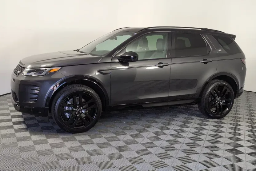 2025 Land Rover Discovery Sport Dynamic SE photo 1