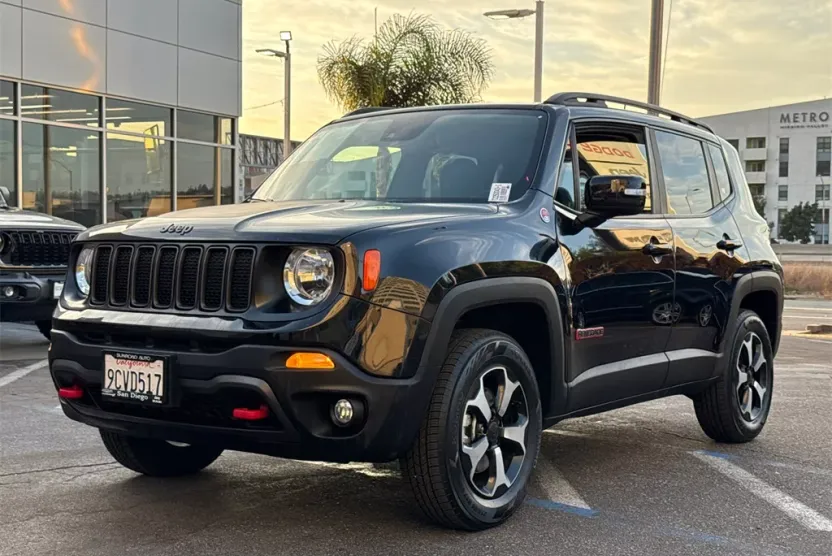 2022 Jeep Renegade Trailhawk photo 1