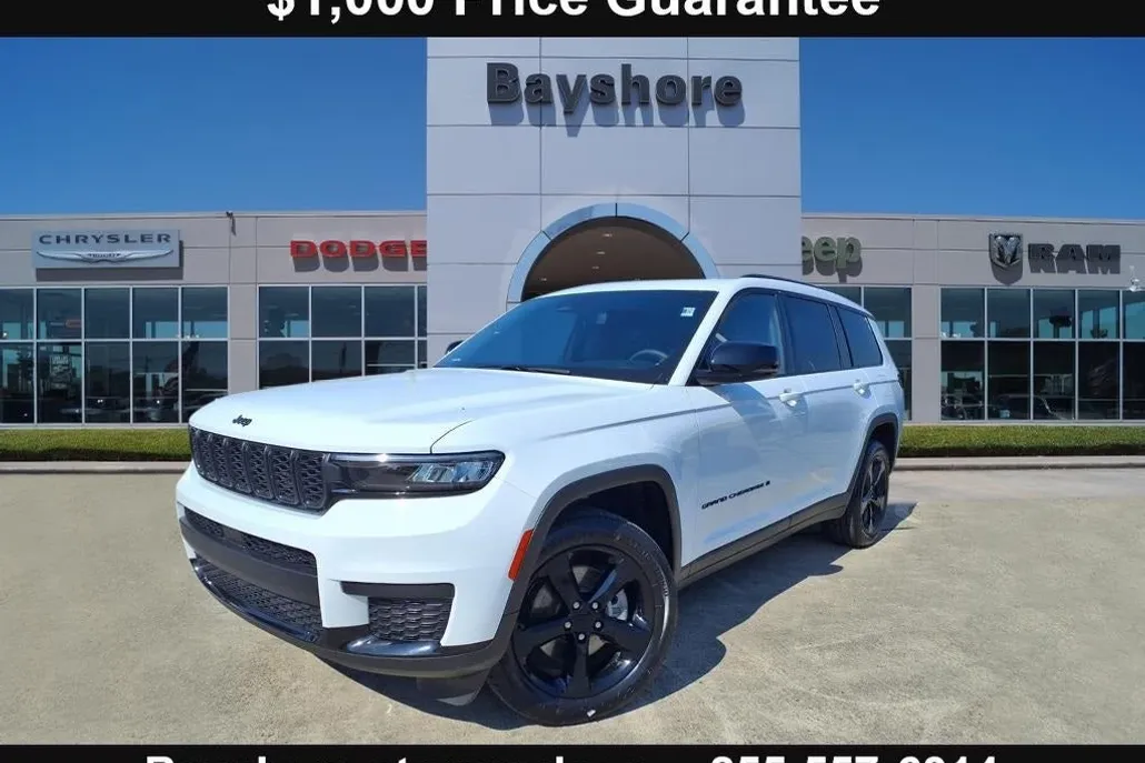 2023 Jeep Grand Cherokee Laredo Altitude photo 1