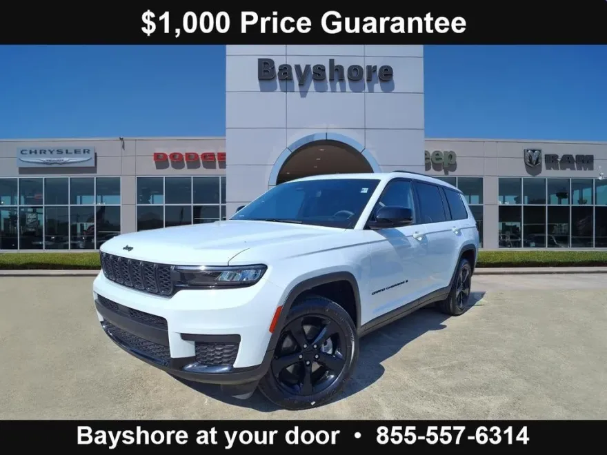 2023 Jeep Grand Cherokee Laredo Altitude photo 1