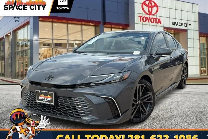 2025 Toyota Camry XSE photo 1