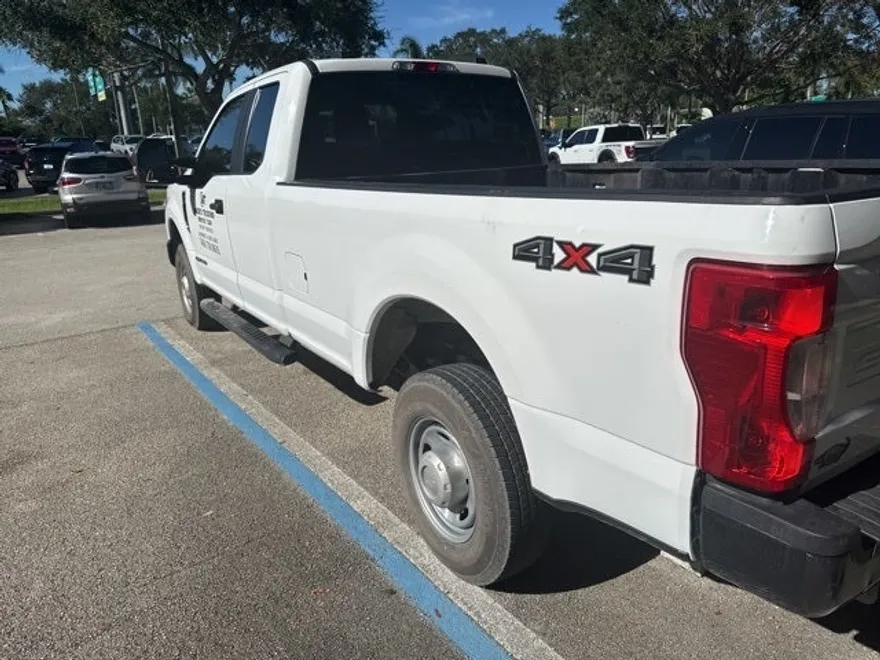 2022 Ford F-350 XL photo 1