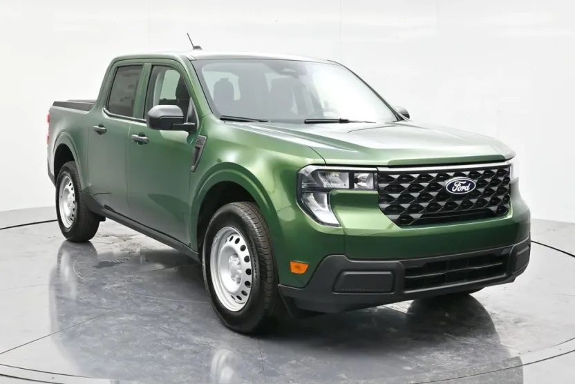 2025 Ford Maverick XL photo 1