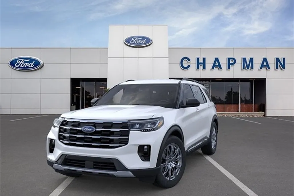 2025 Ford Explorer photo 1