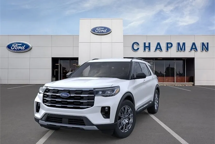 2025 Ford Explorer photo 1