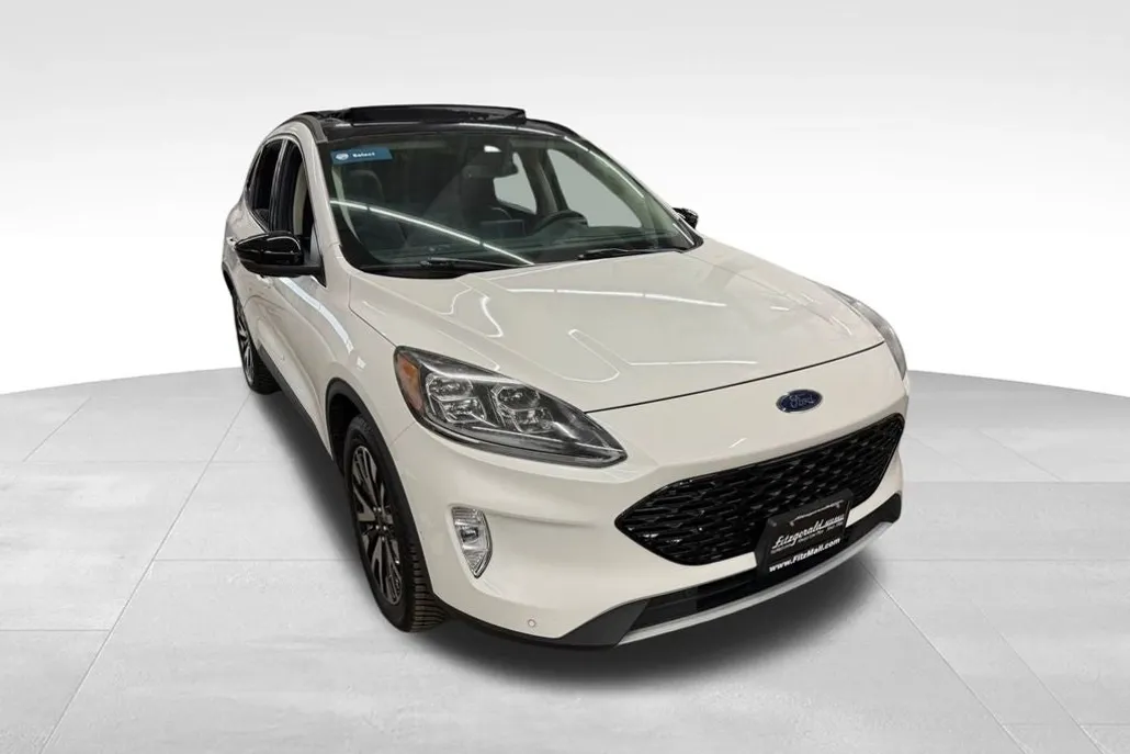 2020 Ford Escape Titanium Hybrid photo 1