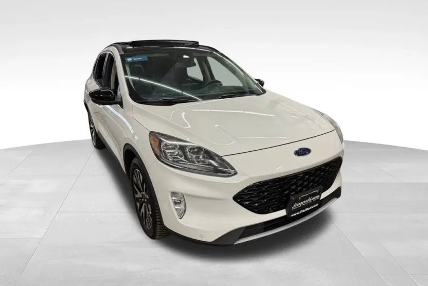 2020 Ford Escape Titanium Hybrid photo 1