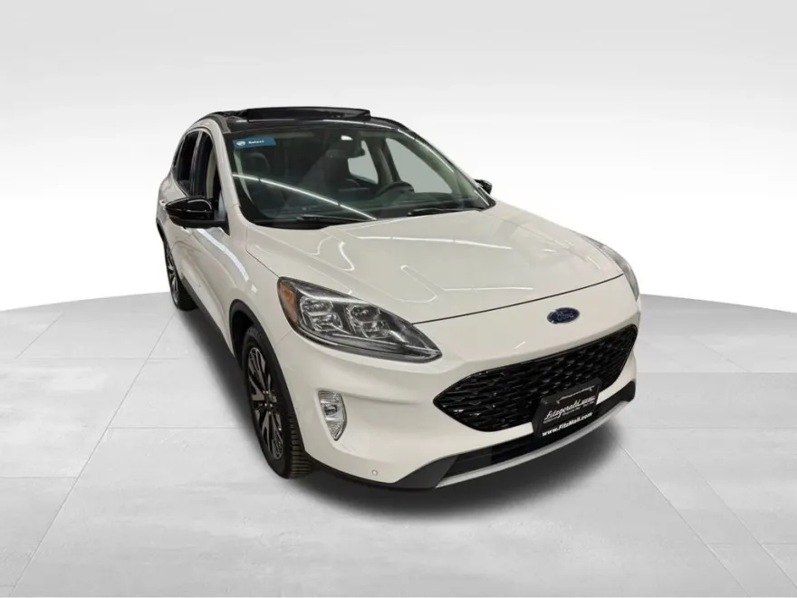 2020 Ford Escape Titanium Hybrid photo 1