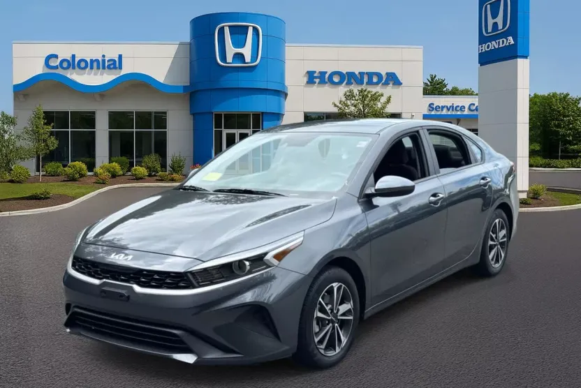 2024 Kia Forte LXS photo 1