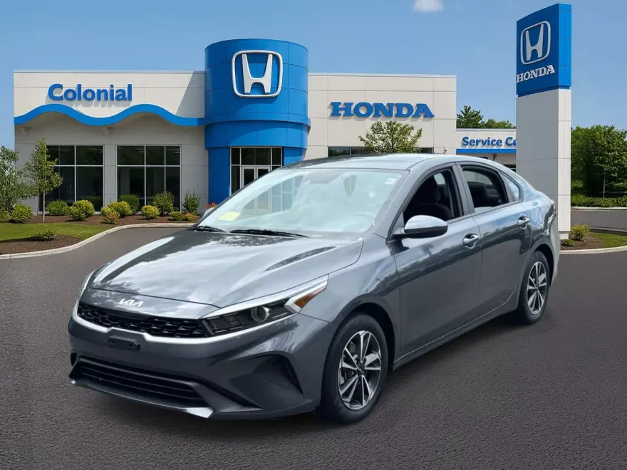 2024 Kia Forte LXS photo 1