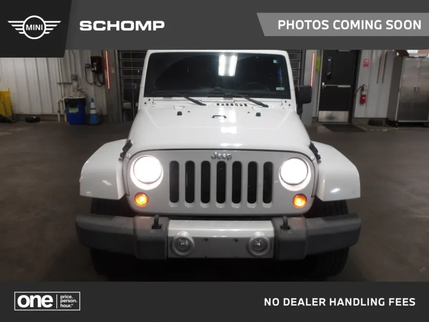 2013 Jeep Wrangler Unlimited Sahara photo 1
