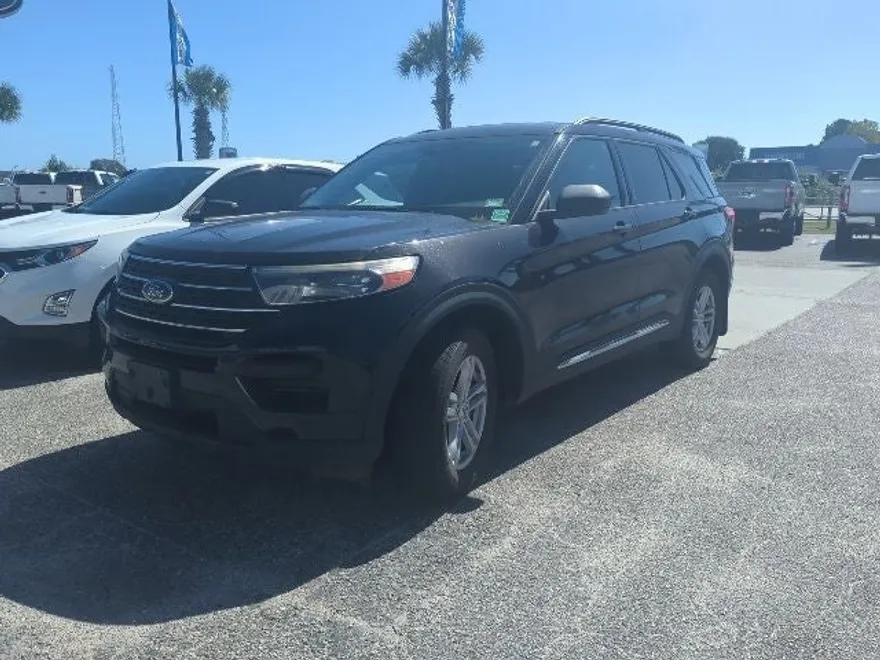 2020 Ford Explorer XLT photo 1