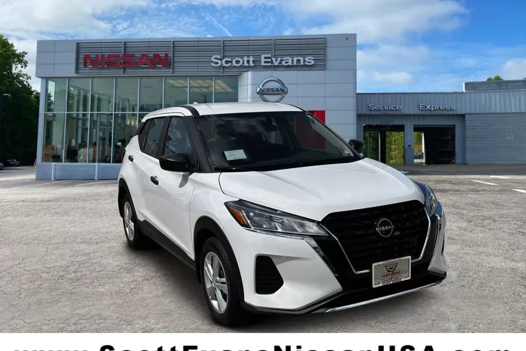 2025 Nissan Kicks Play S photo 1