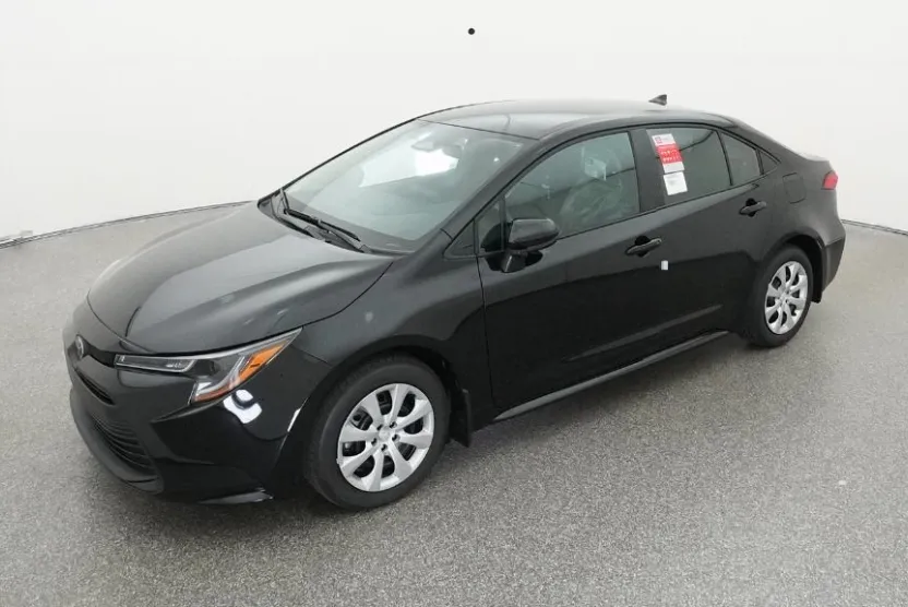 2025 Toyota Corolla LE photo 1