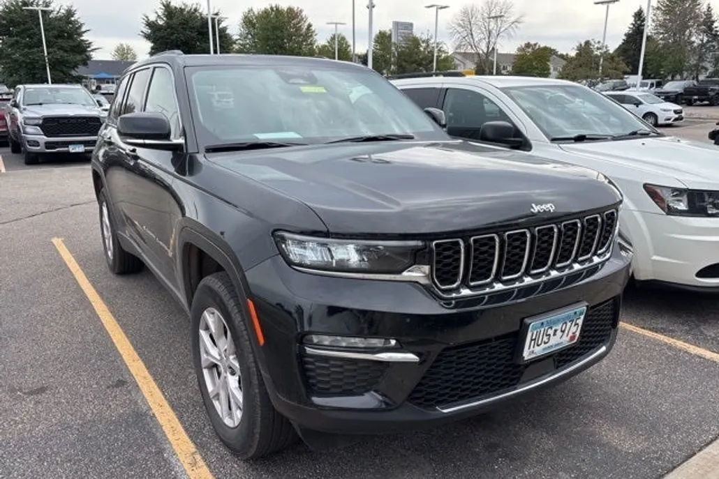 2022 Jeep Grand Cherokee Limited photo 1
