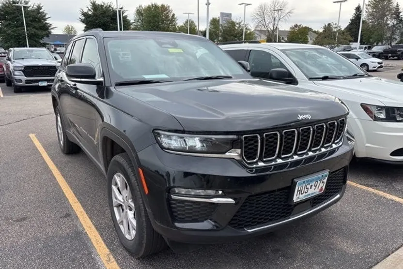 2022 Jeep Grand Cherokee Limited photo 1