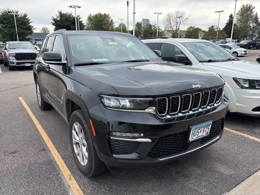 2022 Jeep Grand Cherokee Limited photo 1