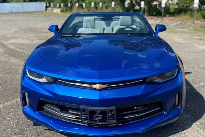 2017 Chevrolet Camaro 1LT photo 1