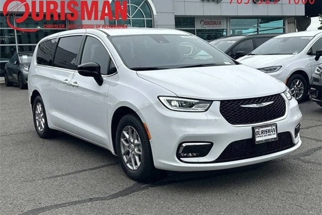 2026 Chrysler Pacifica photo 1