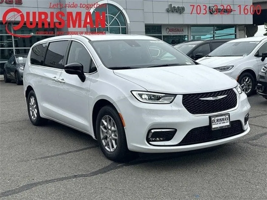 2026 Chrysler Pacifica photo 1