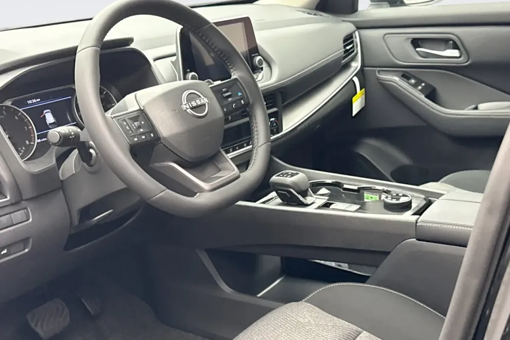 2026 Nissan Rogue SV photo 1