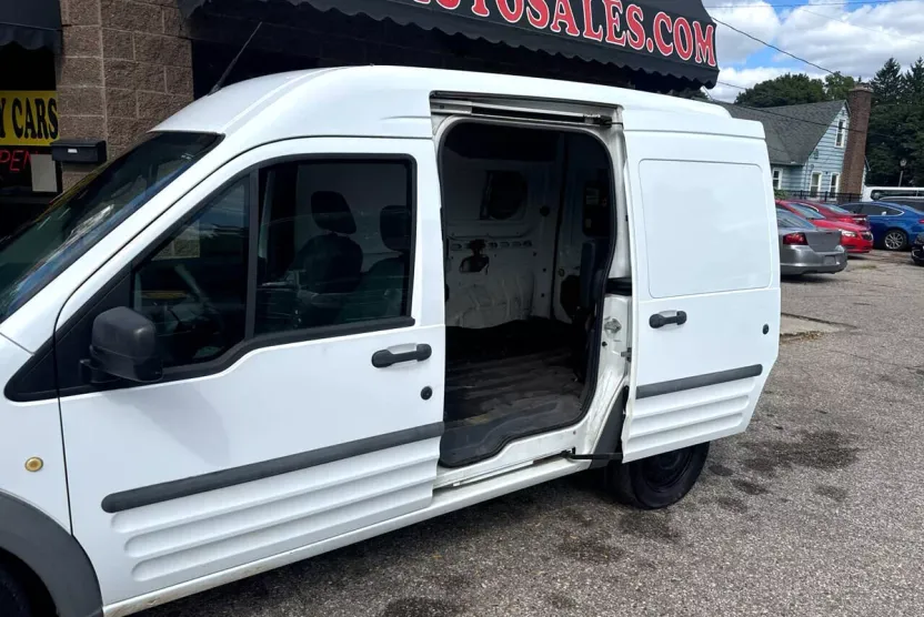 2011 Ford Transit Connect XL photo 1