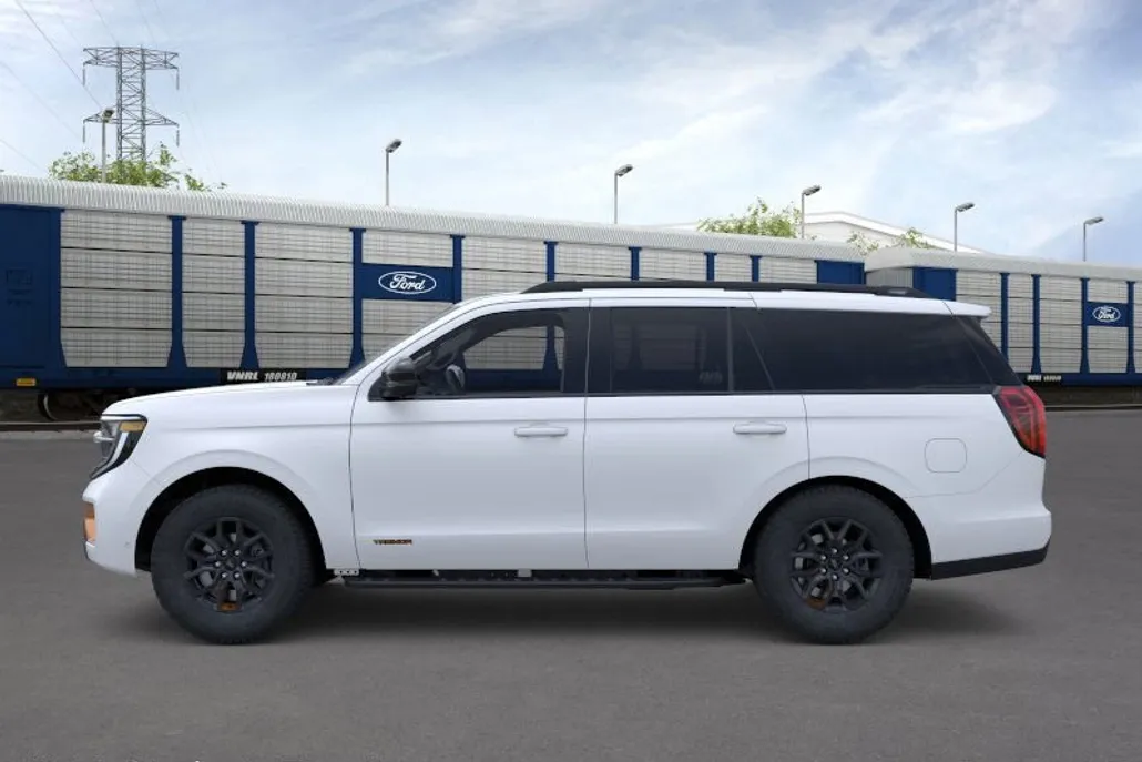 2025 Ford Expedition photo 1