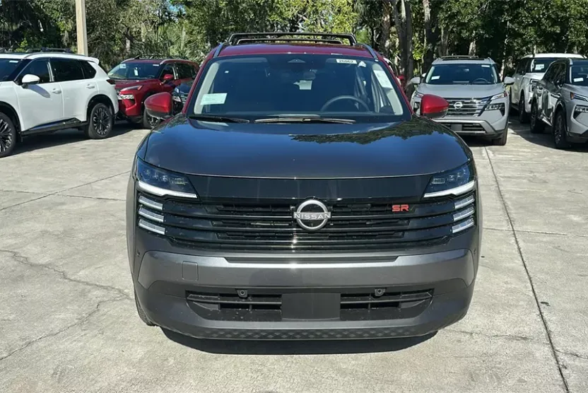 2026 Nissan Kicks SR photo 1