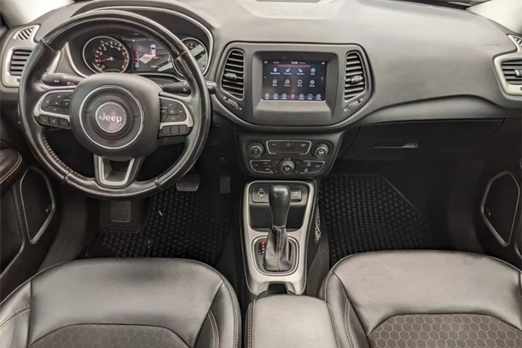 2021 Jeep Compass Latitude photo 1