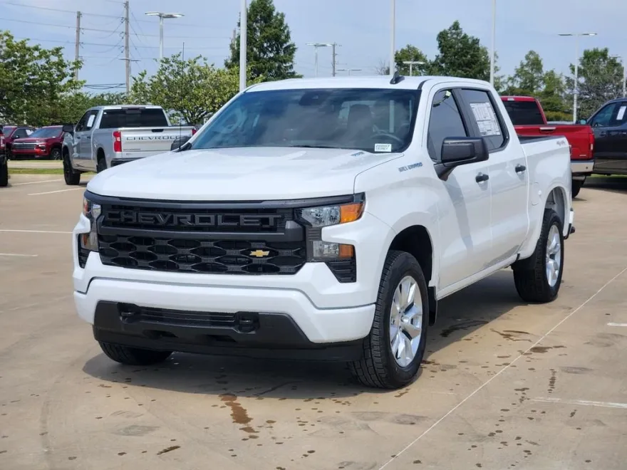2026 Chevrolet Silverado 1500 Custom photo 1