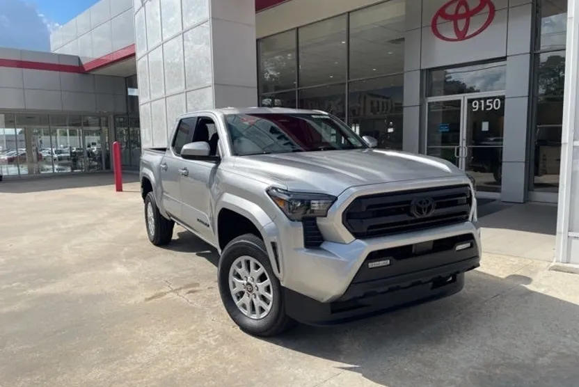2025 Toyota Tacoma SR5 photo 1