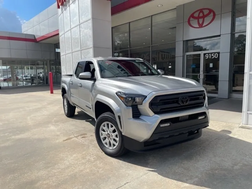 2025 Toyota Tacoma SR5 photo 1