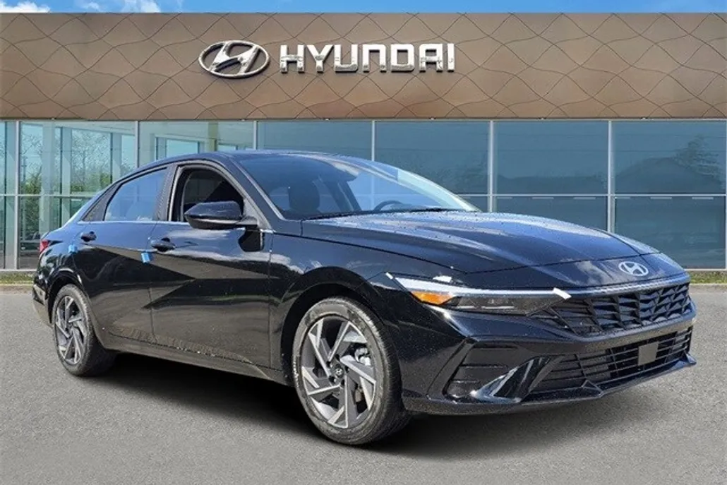 2025 Hyundai Elantra SEL Convenience photo 1