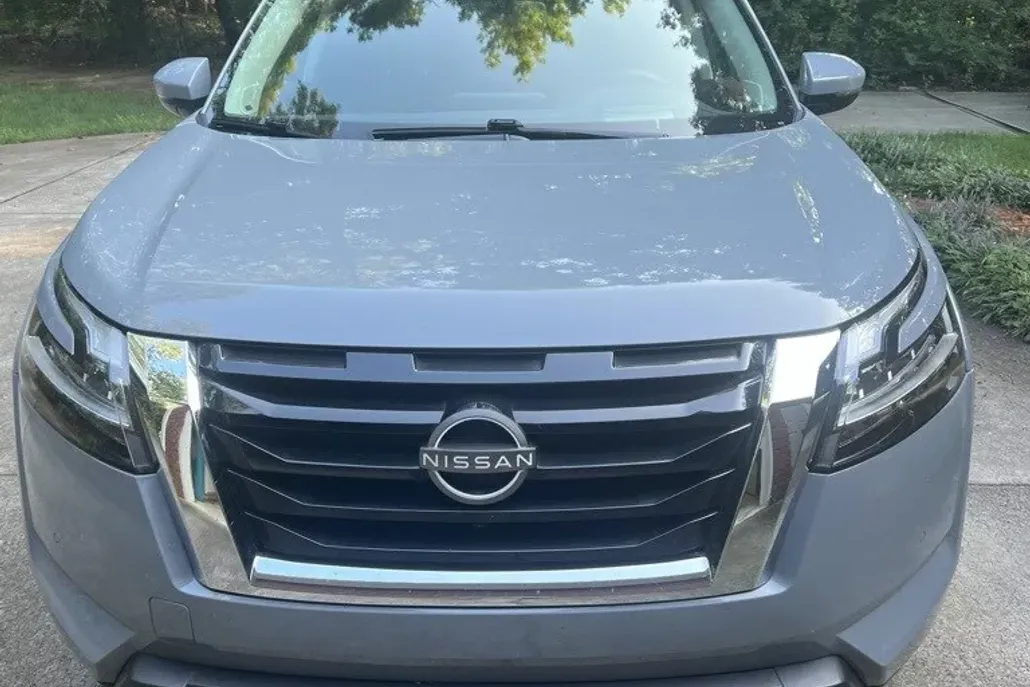 2022 Nissan Pathfinder Platinum photo 1