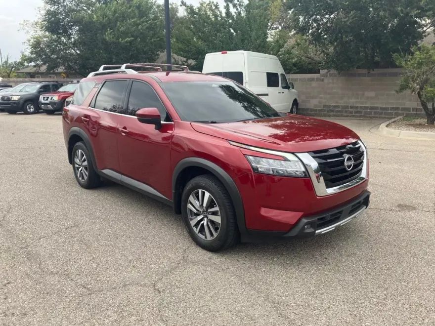 2023 Nissan Pathfinder SL photo 1