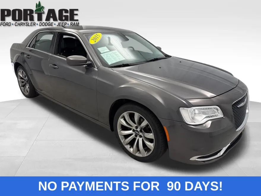 2015 Chrysler 300 Limited photo 1