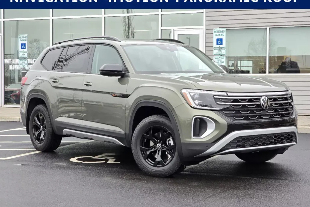 2025 Volkswagen Atlas Peak Edition SE photo 1
