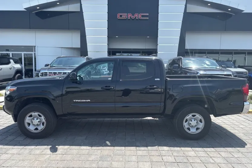 2023 Toyota Tacoma SR5 Double Cab photo 1