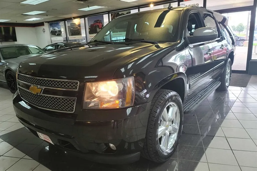 2012 Chevrolet Suburban LTZ photo 1